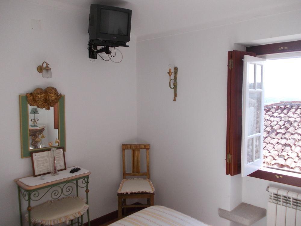 Casa De S. Thiago Do Castelo Hotel โอบิดอส ภายนอก รูปภาพ